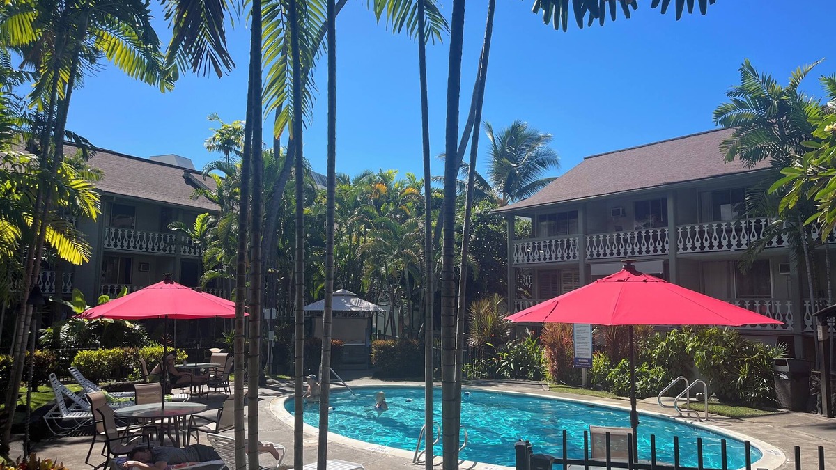 Historic Kailua Village Apartment | Islander Inn 203