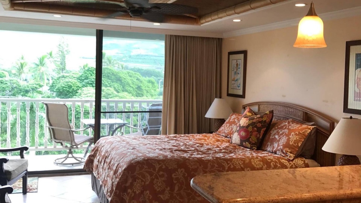 Historic Lahaina Front Street Condo | January 2026 Availability Check with Host Before Booking Please read below.