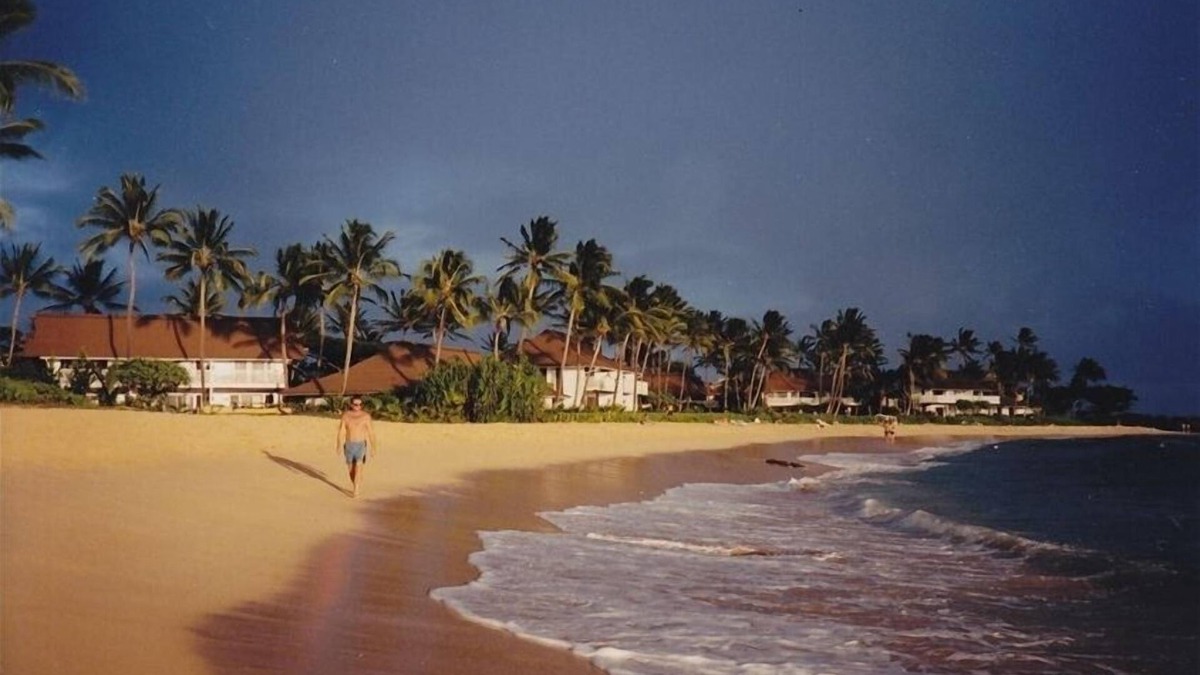 Poipu Condo | Just the Perfect Location with Air Conditioning!