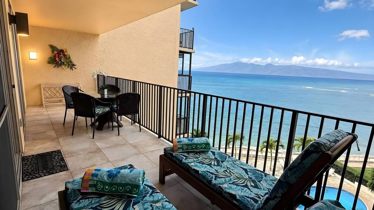 Kahana Condo | Kahana, Hololani, Spacious 4 BR, Beachfront, Sleeps 12