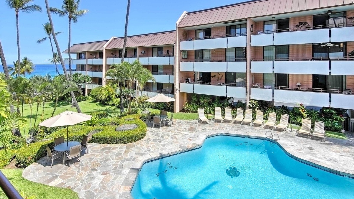 Kahaluu Bay Condo | Kailua-Kona Condo w/ Ocean View - Walk to Beach!