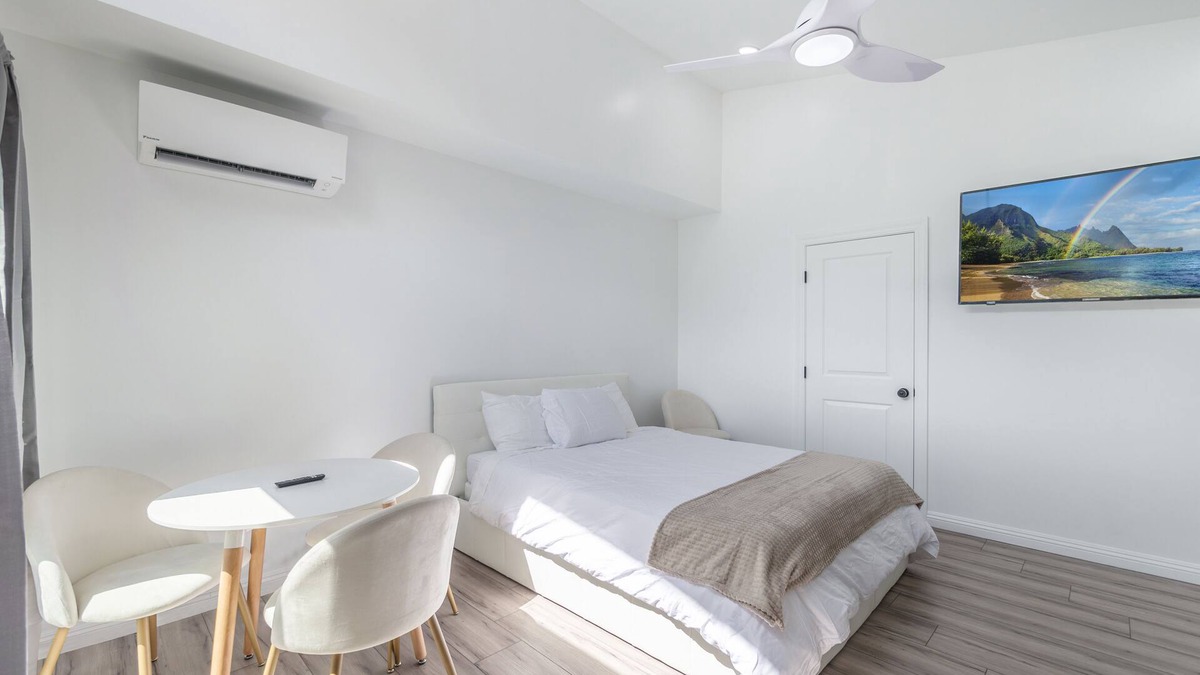 Keolu Hills Apartment | Kailua Studio - WiFi, AC, Garage, Steps from Beach