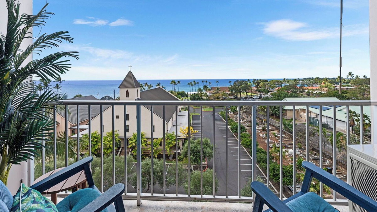 Historic Kailua Village Condo | Kailua Village#705 Top Floor, Gorgeous Remodeled 2 bedroom, in Heart of Town
