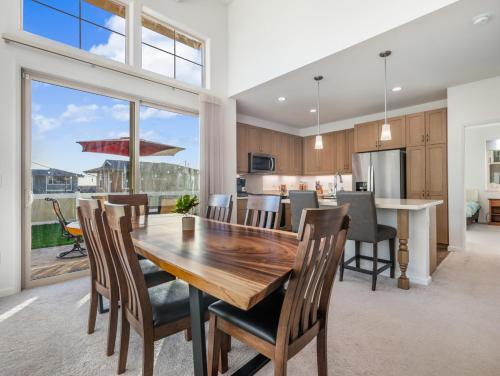 Makaha Valley House | Kalo Homes - Mauka to Makai