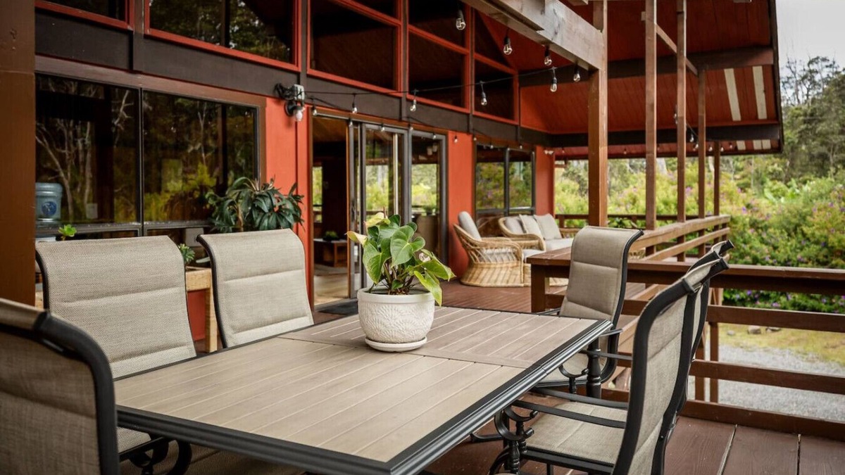 Volcano Cabin | Kamaka Cabin -A rainforest retreat near Natl. Park