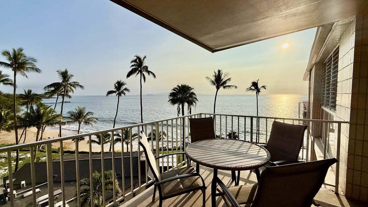 Kihei Condo | Kamaole Nalu 603: Top Floor Haven w/Stunning Ocean Views & Awesome Beach Access