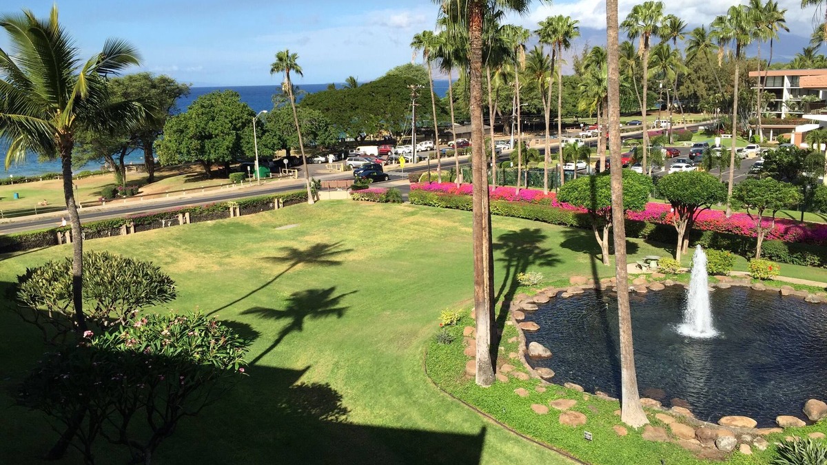 Kihei Condo | Kamaole Sands -Inner Court-Extra Large Lanai-Ocean & Garden Views
