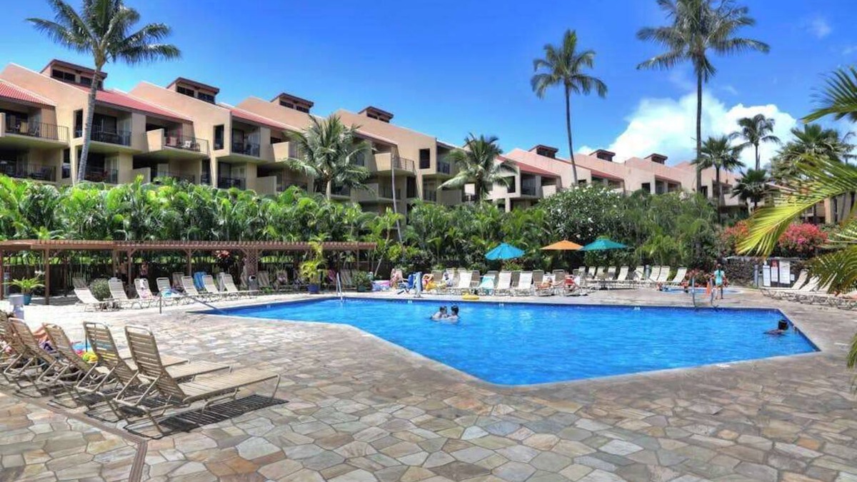Kihei Condo | Kamaole Sands Kihei Condo | Pool & Palms