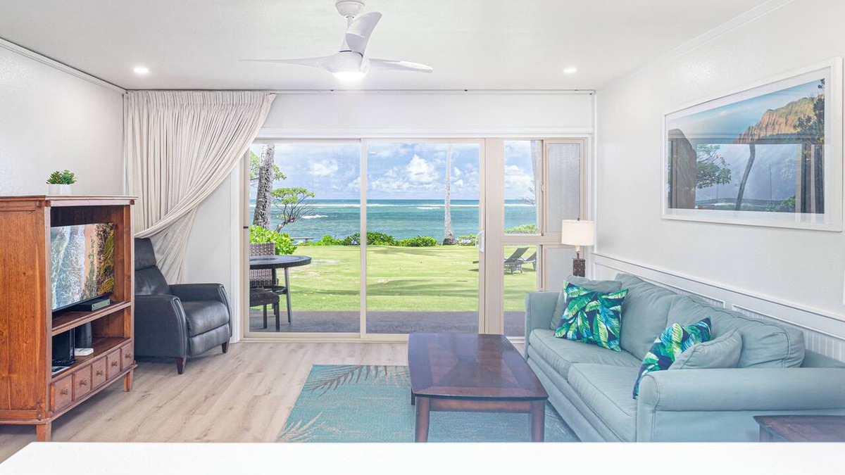 Wailua Condo | Kapaa Shore Resort A106, Oceanfront, King Bed, AC, Ground Floor, Comp Wifi