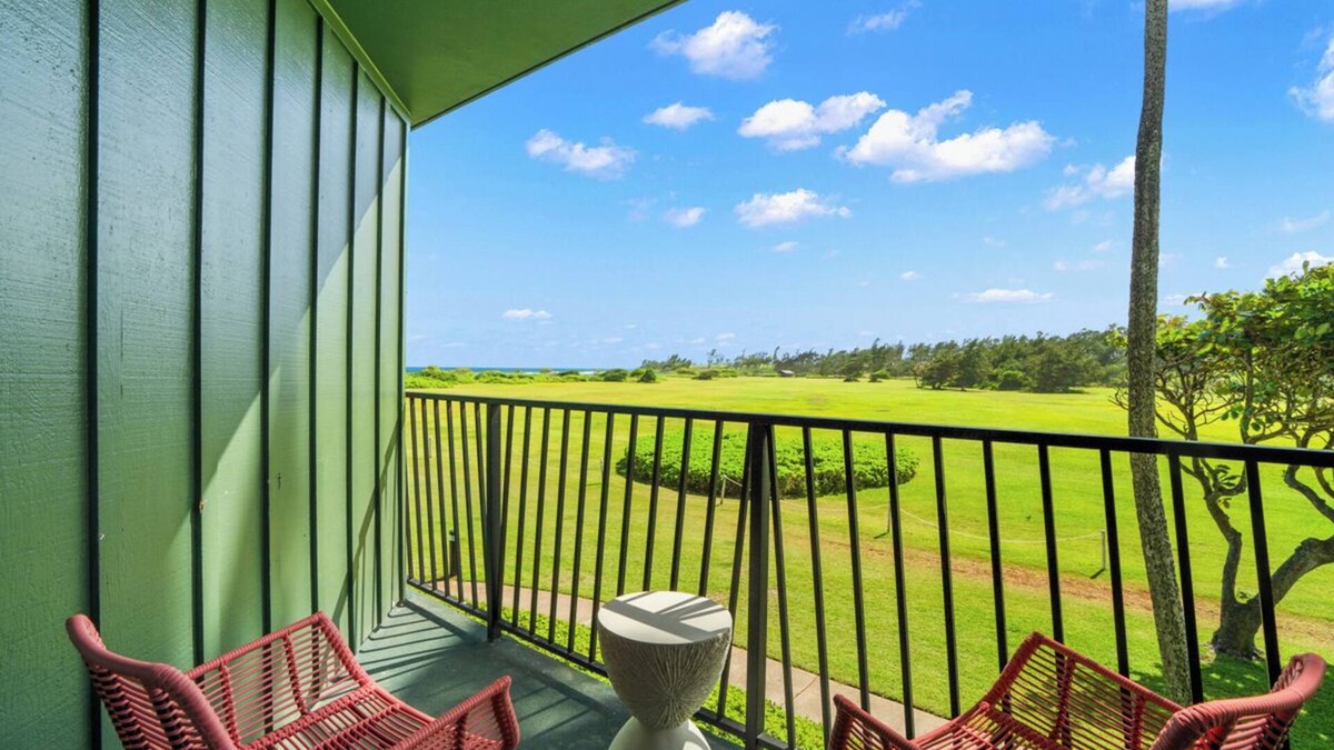 Hanamaulu Hotel | Kauai Beach Resort Ocean View | Pools, Waterslide, Hot Tub, Spa, King Bed, AC