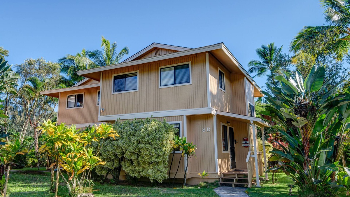 Princeville Condo | KAUAI GOOD VIBES 3 BR tranquil retreat.New AC. Outdoor Shower Secret beach trail