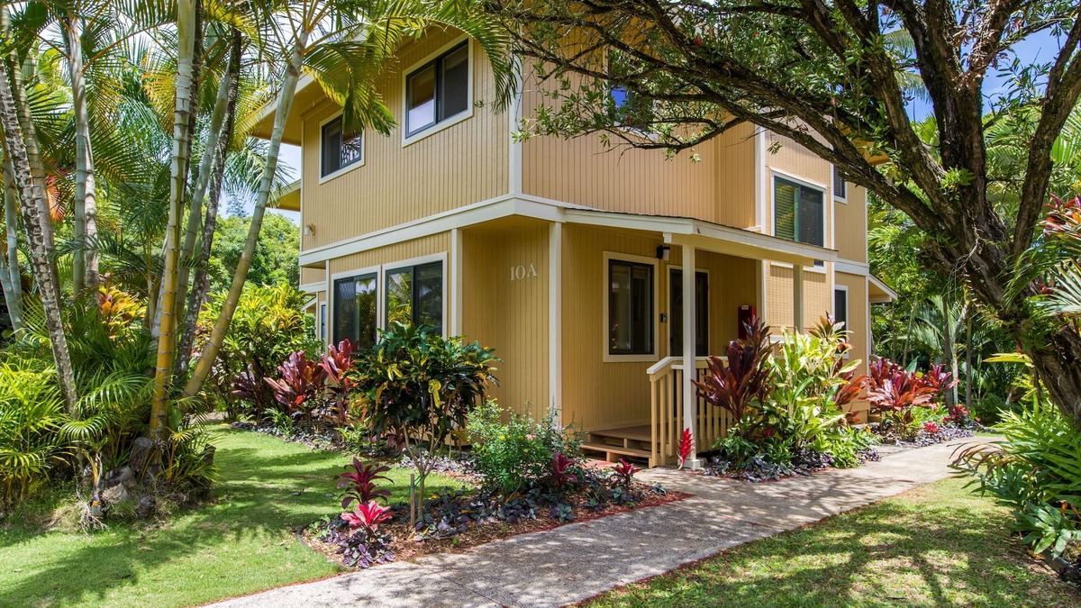 Princeville House | KAUAI GOOD VIBES 3BD, Air Conditioning, 2 baths, Outdoor shower, beach trail