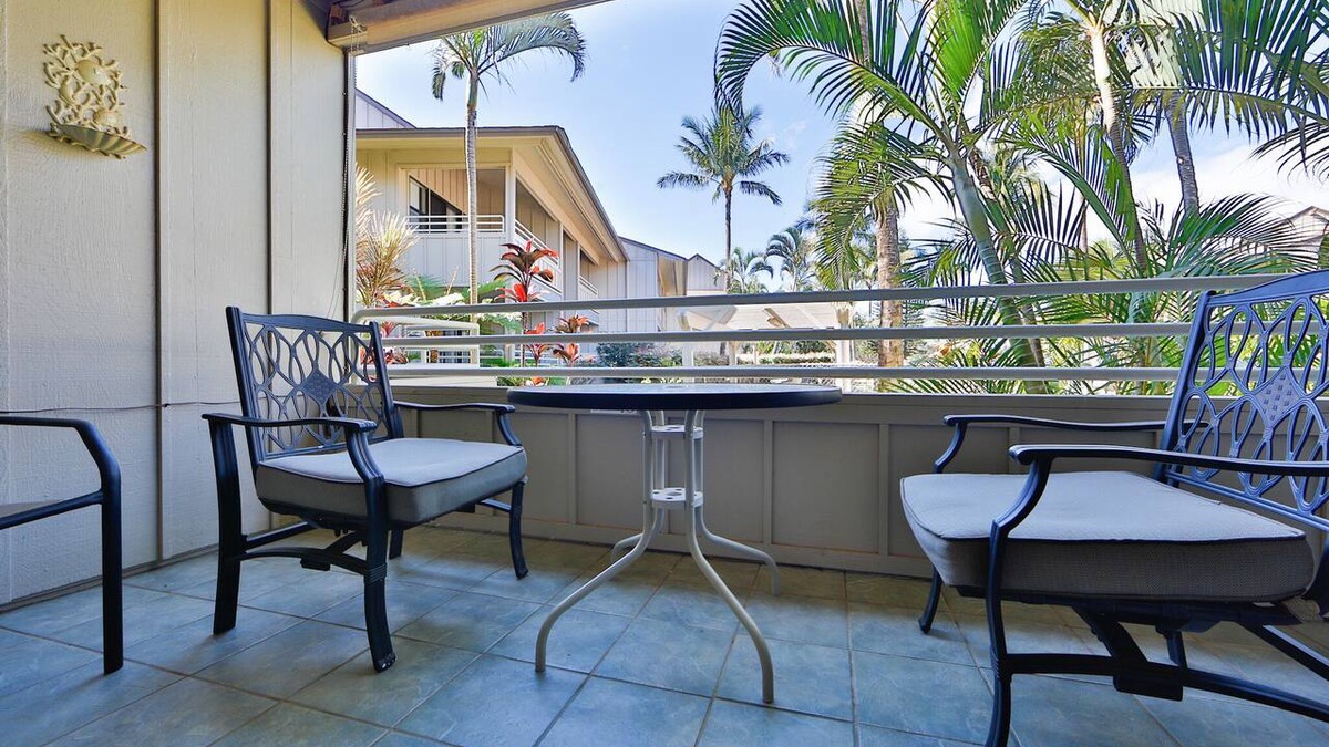 Kihei Condo | Kihei Bay Vista #C-106 Best Location, Garden View, Cal King Bed, Hot Tub