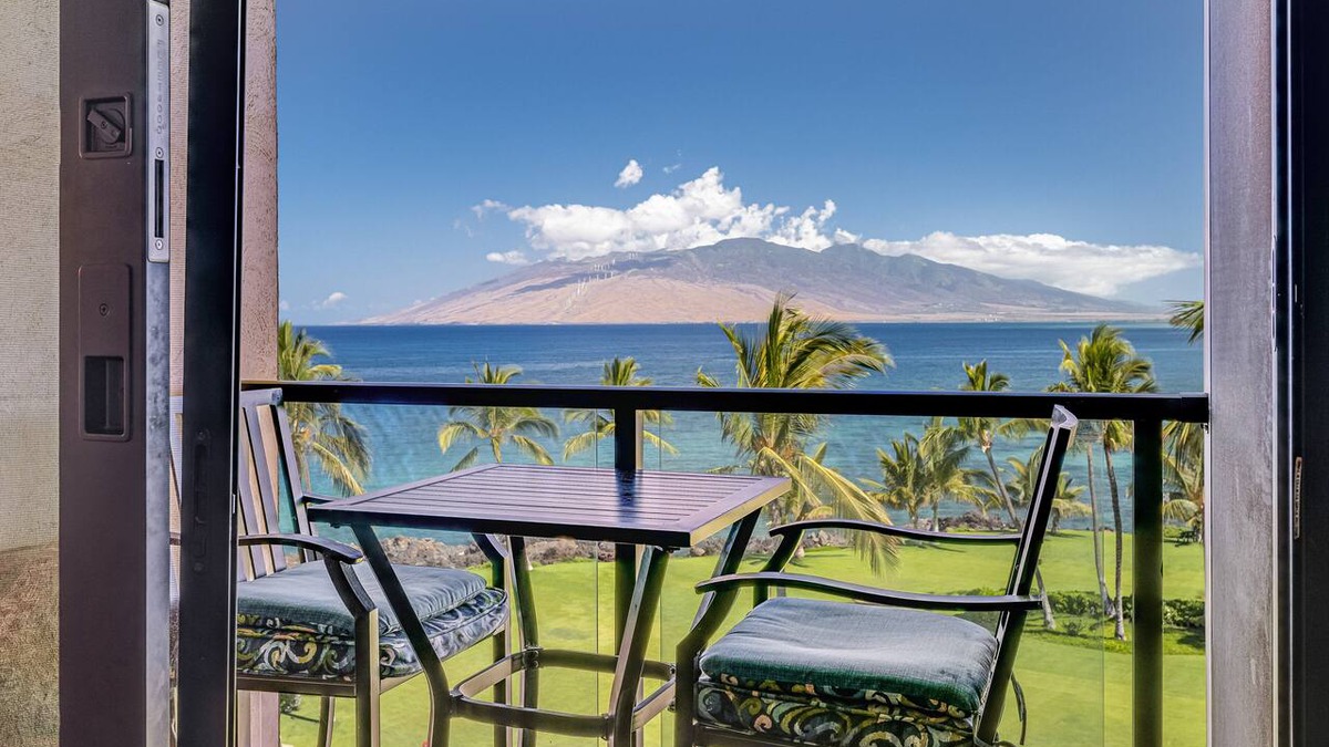 Kihei Condo | Kihei Surfside #609: Oceanfront Gem with Stunning Views and Comfort