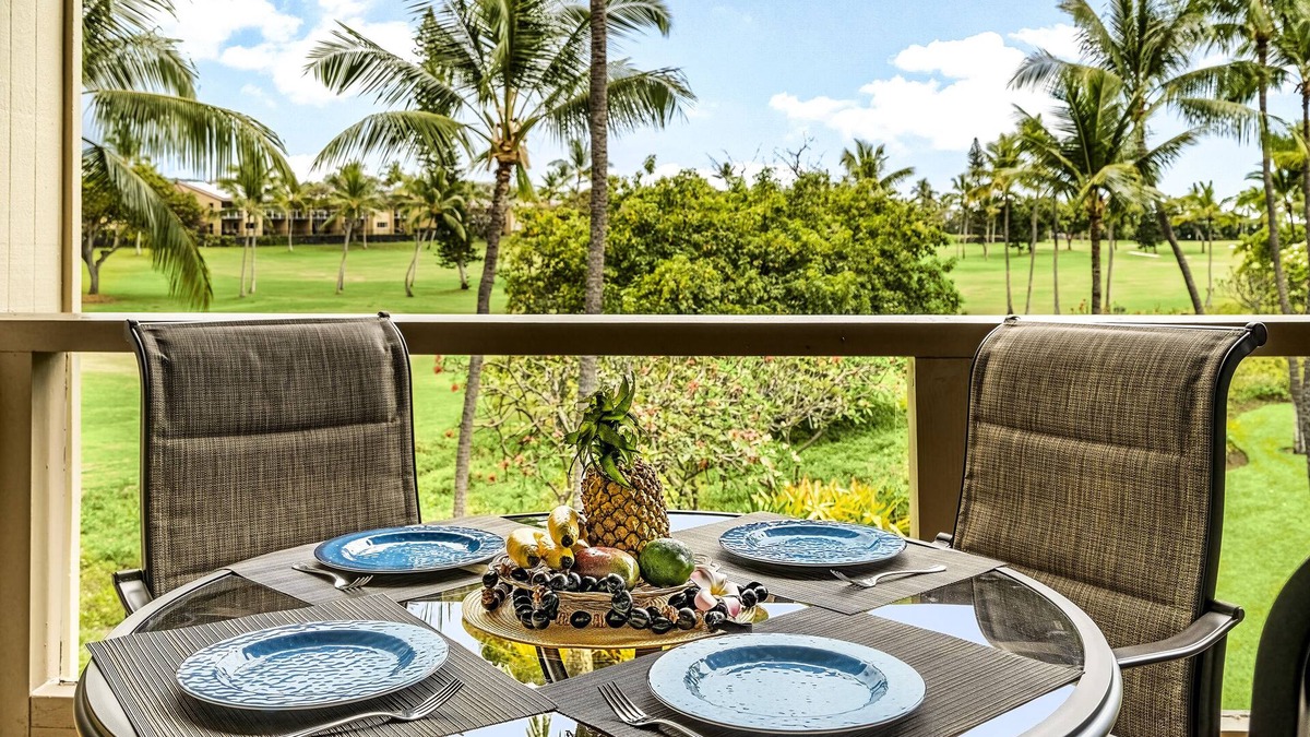 Kahaluu Bay Condo | KKSR#7303 Remodeled Top Floor Unit With Loft, Golf Course Views