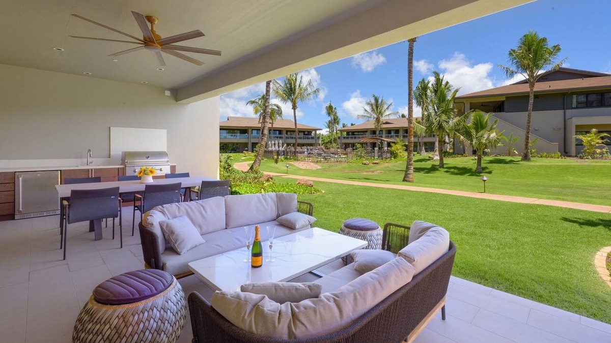 Honokowai Villa | KLVR welcomes you to Honua Kai Luana Oceanfront Resort Resort & POOL view