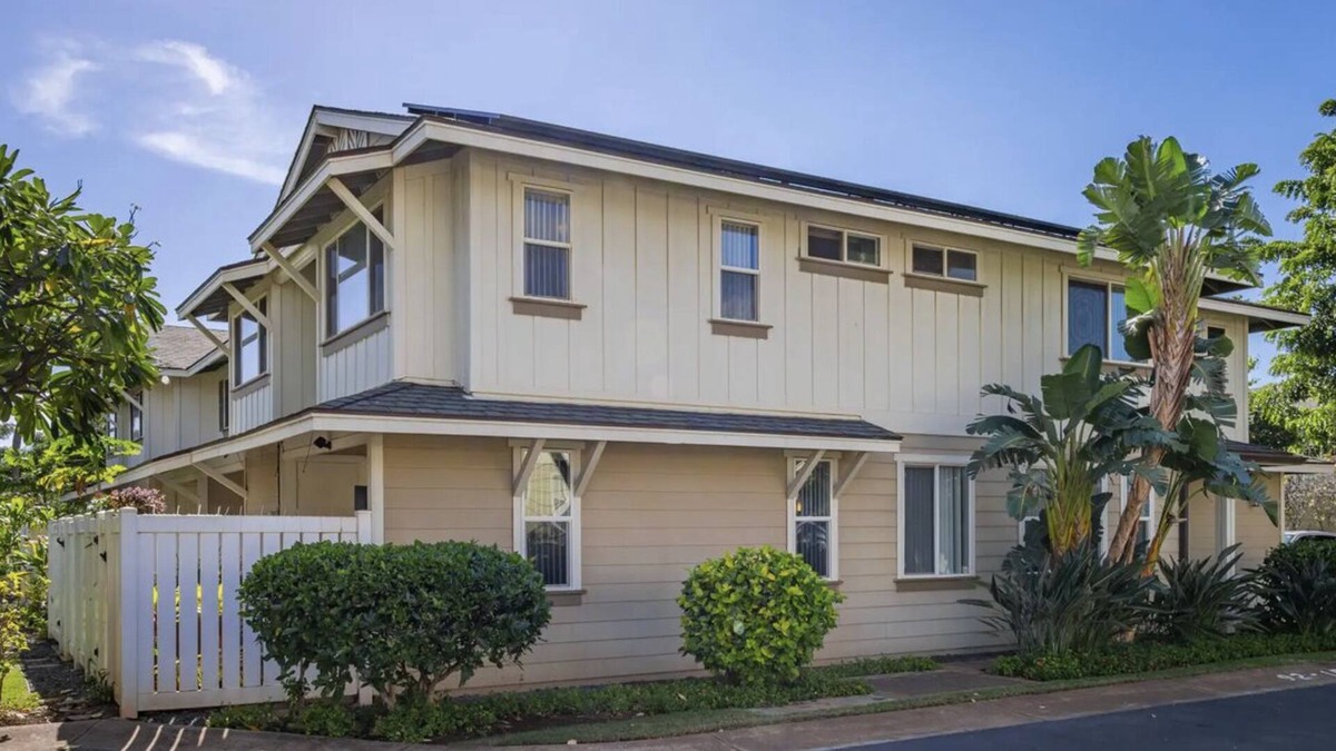 Kapolei Condo | Ko Olina resort 3 bedroom 2 1/2 bath /office space