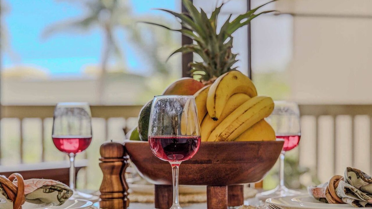 Kailua-Kona Apartment | Kona Bali Kai Couples Studio Near Beach- AC, Pool, Hot Tub, Laundry, Lanai, WIFI
