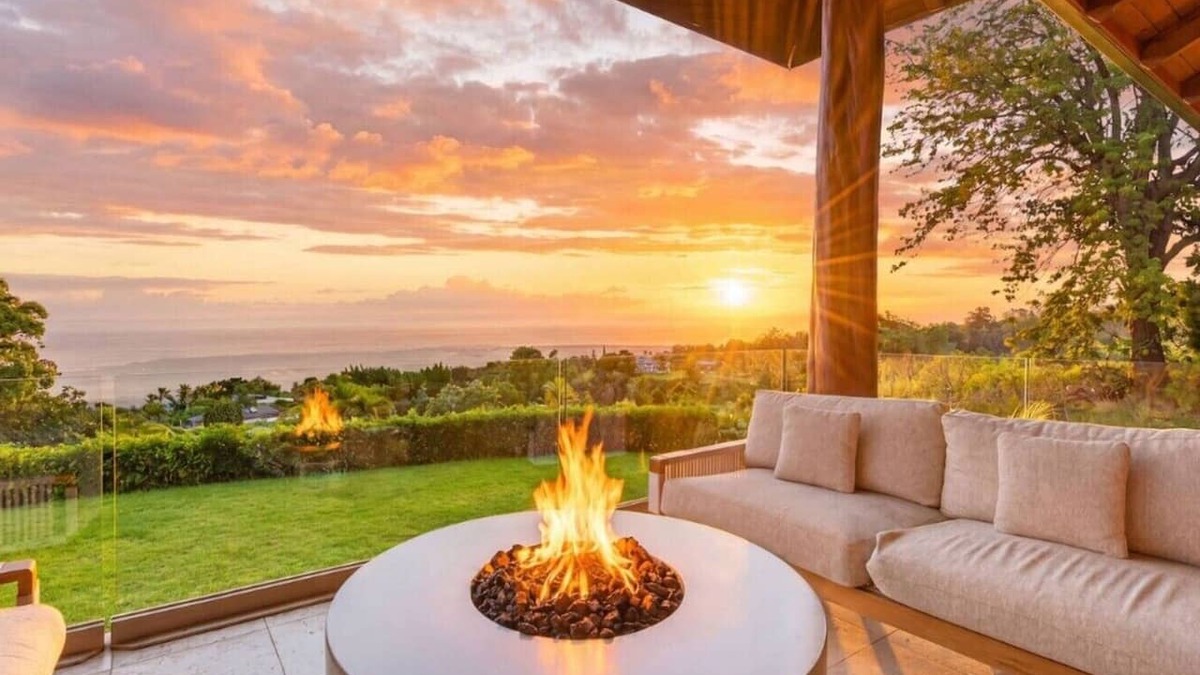 Historic Kailua Village House | Kona Hilltop Estate | Sleeps 30 | Endless Views