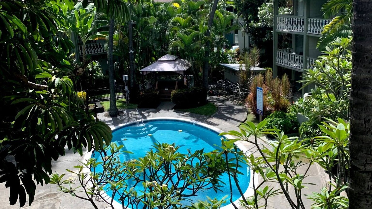 Historic Kailua Village Apartment | Kona Islander Inn - #316 - Located in beachfront town of Kailua Kona Hawaii.