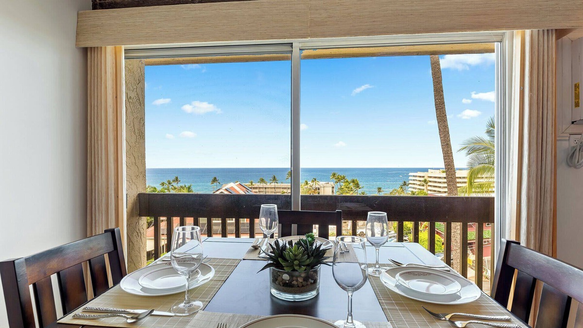 Historic Kailua Village Apartment | Kona Mansions 5-minute Walk to Honls Beach