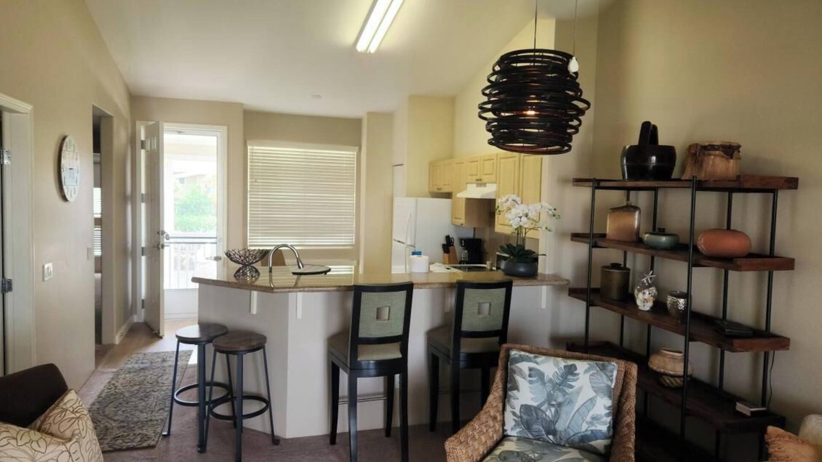 Kailua-Kona House | Kona Sea Ridge cozy 2/2 townhome with resort style pool and work out room.