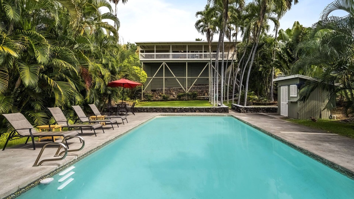 Historic Kailua Village House | "Kona Sunset House" on Walua: Breathtaking Ocean Views with Incredible Pool!