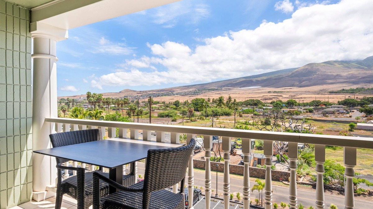 Historic Lahaina Front Street Apartment | Lahaina Shores 504: West Maui Mountain View