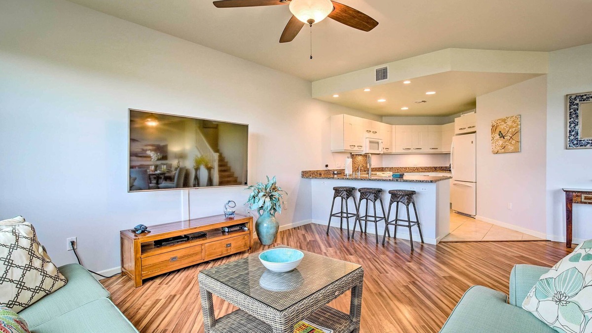 Kahaluu Bay Apartment | Lanai & Resort-style Perks! Kona Townhome