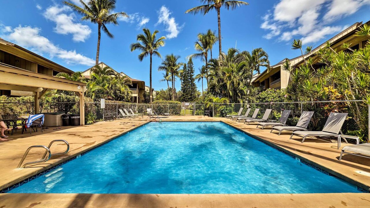 Kihei Condo | Lanai & Steps to Beach! Stunning South Maui Condo