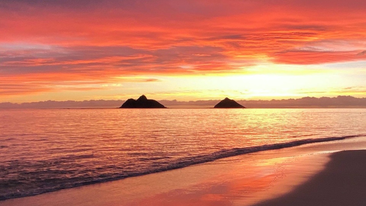 Lanikai House | Lanikai Loop 3-bedroom 2-bath house, with lovely yard, a quiet relaxing getaway.