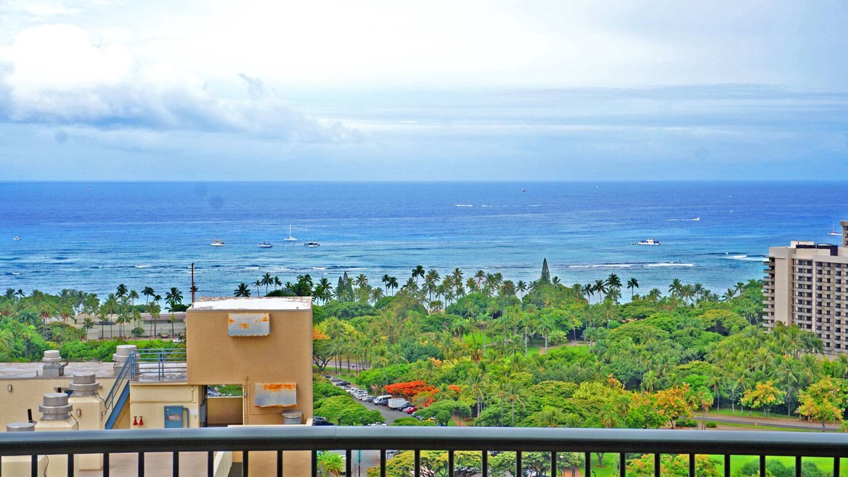 Waikiki Condo | Lanikea at Waikiki - Luxury 2BR Suite Ocean & Park View