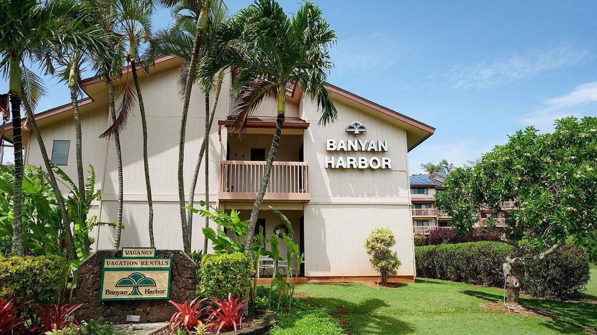 Lihue Condo | LAST MINUTE DEAL! 2BR in Lihue, minutes from the beach. Perfect for families!