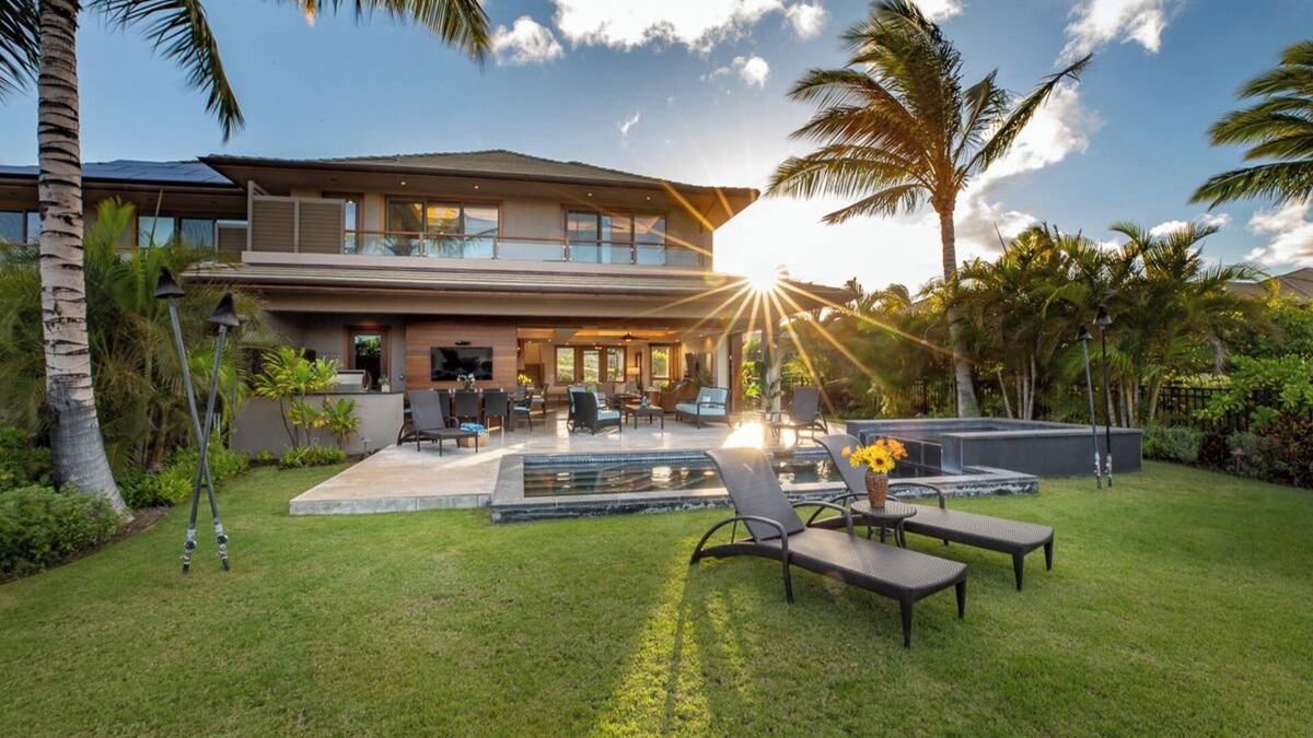 Kamuela House | Laule'a 11: Beachfront Luxury Retreat w/Private Pool, Spa & Spectacular Views