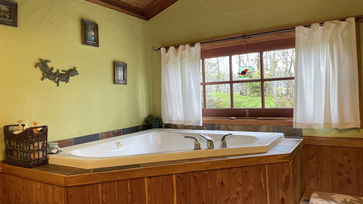 Volcano House | Lazy Lehua Cottage