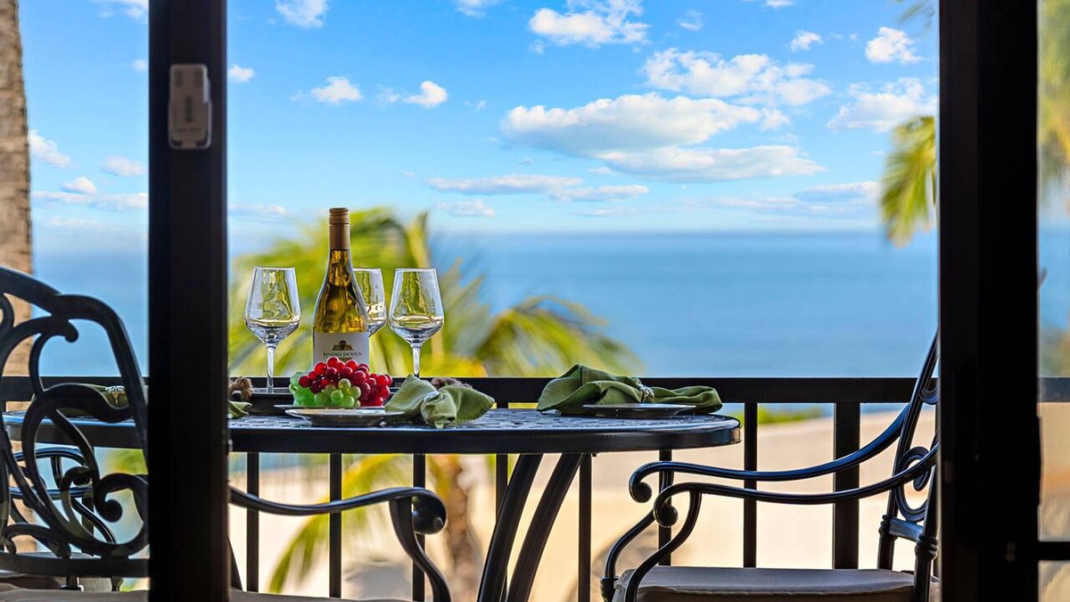 Kihei Condo | Legal STR w/Sunset & Ocean Views, Penthouse Unit