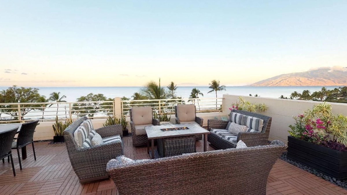 Kihei Condo | LOCATED IN HOTEL ZONE - LUXURY PENTHOUSE WITH UNSURPASSED VIEWS!