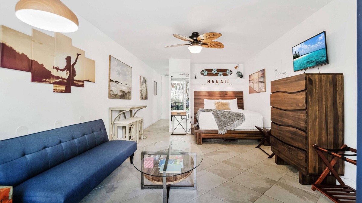 Historic Kailua Village Condo | LOCATION, LOCATION, LOCATION! Hawaiian Paradise Condo w/Hot Tub, Pool & Beach