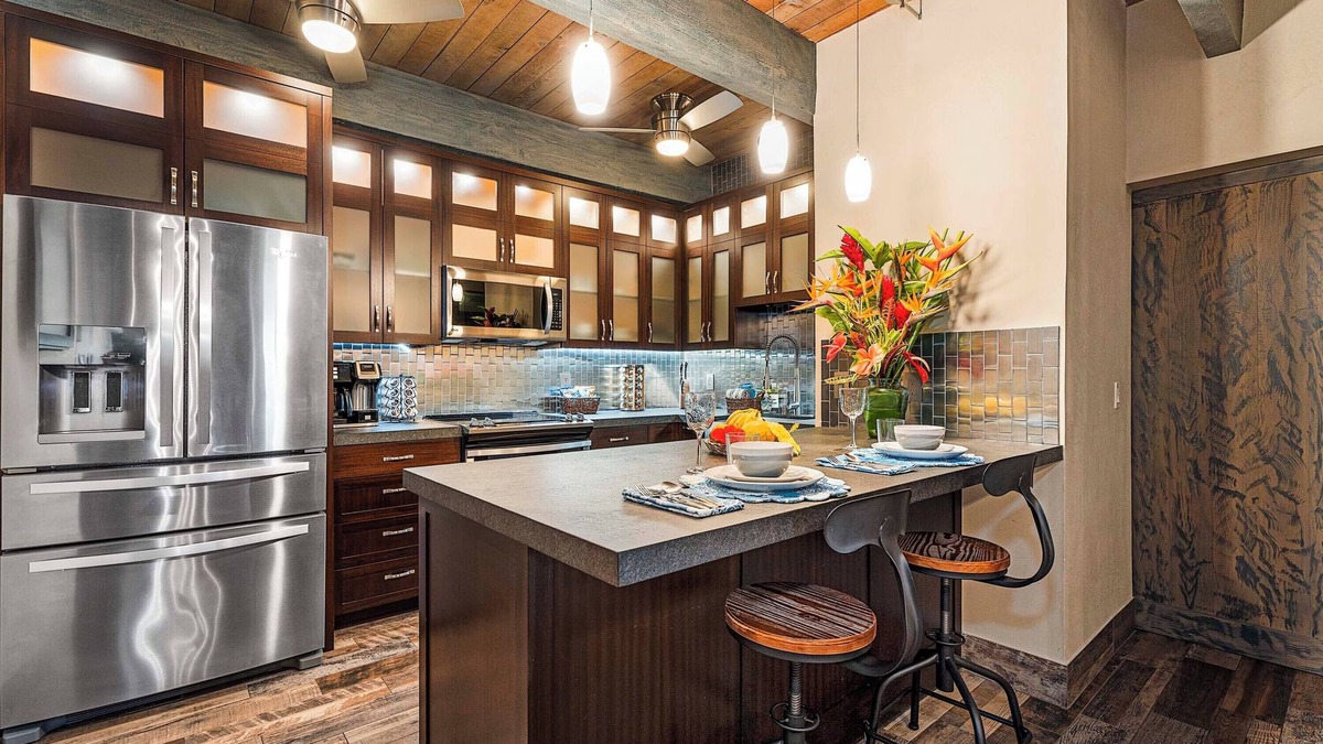 Kailua-Kona Condo | Loft Style Completely Remodeled Condo