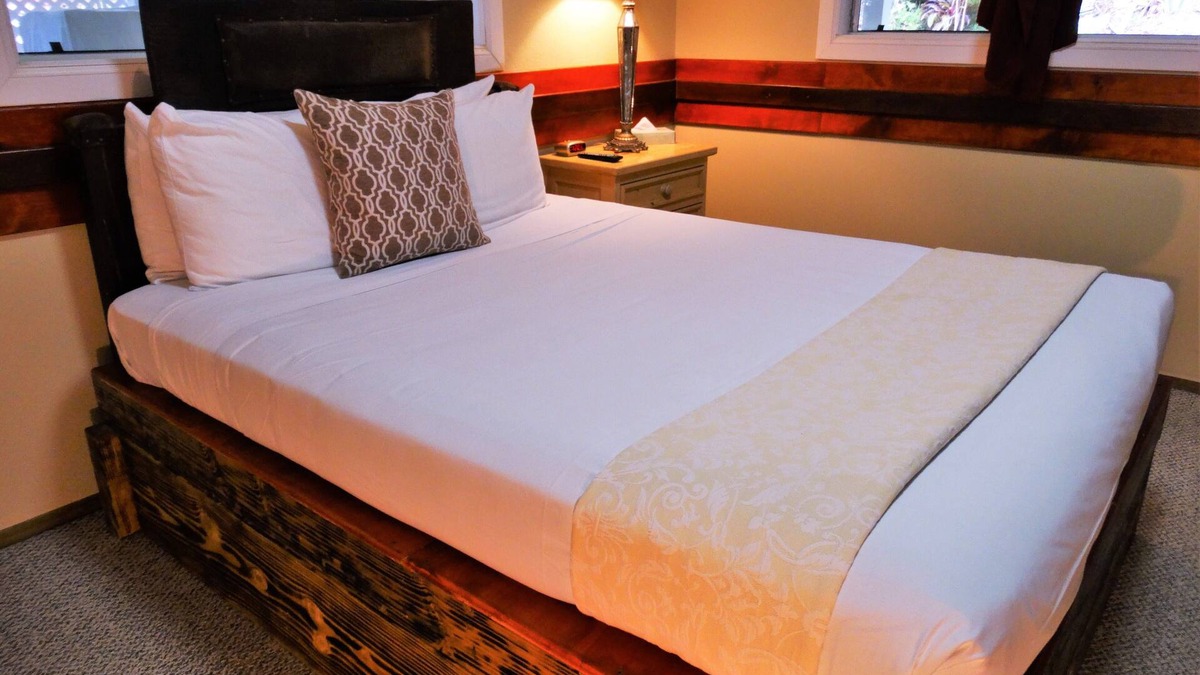 Volcano Hotel | Lokahi Lodge