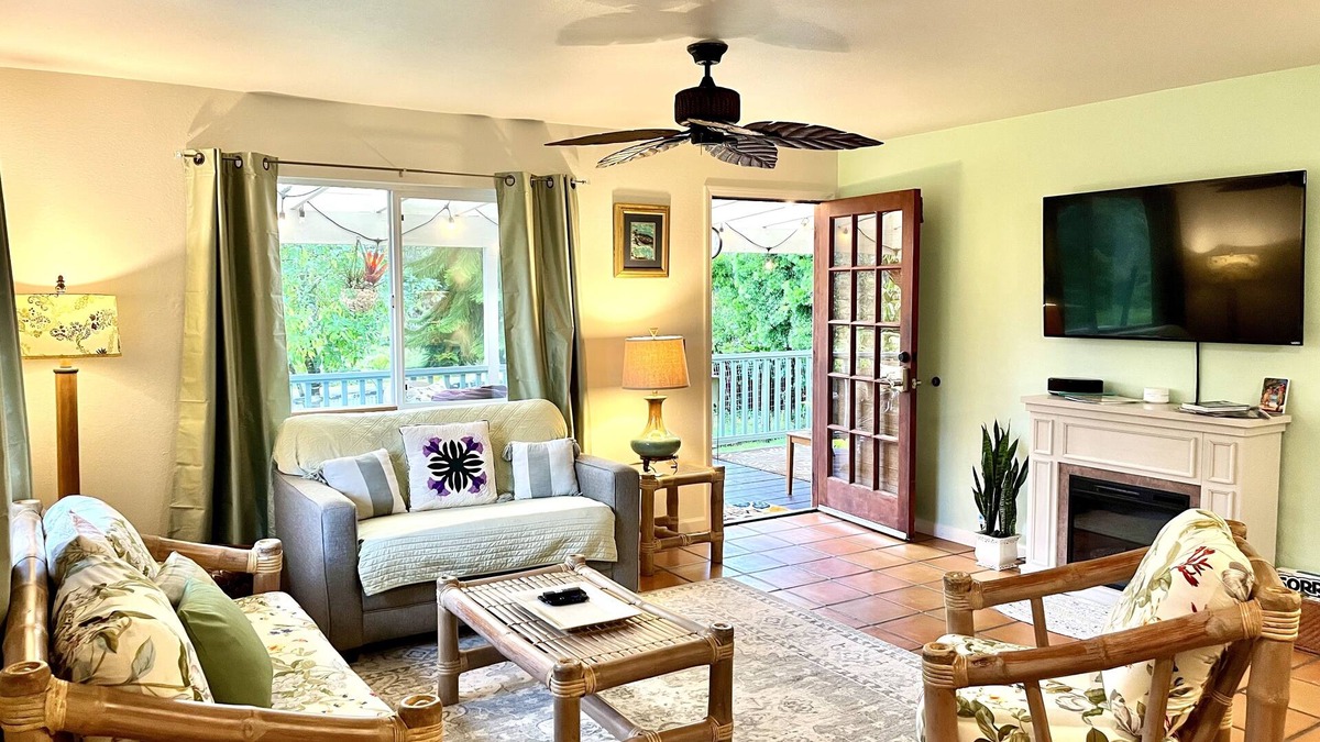 Volcano House | Lovely Art Cottage 5 Min. to Volcanoes NATL Park-clean, cozy, comfort -2 Bdrm