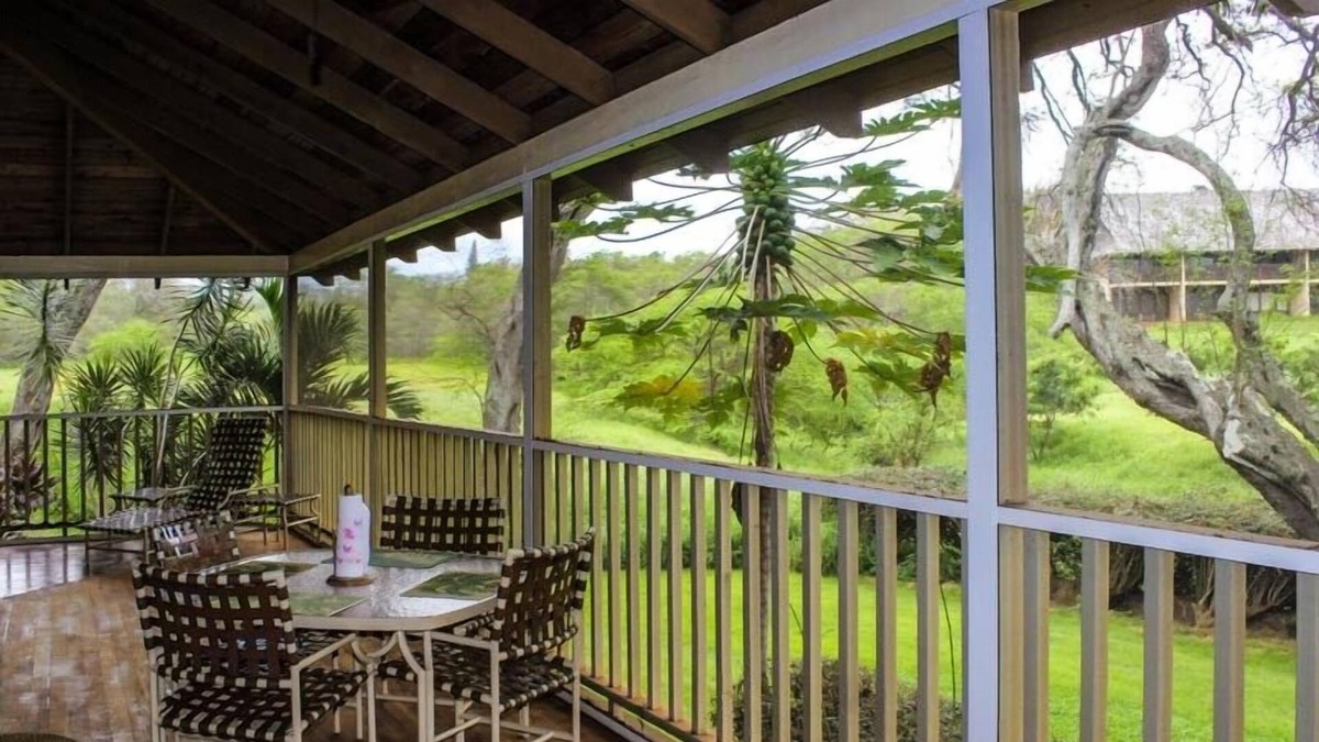 Maunaloa Apartment | Lovely Tropical Condo w/Shared Pool, Private Washer and Dryer, Free WiFi, Lanai