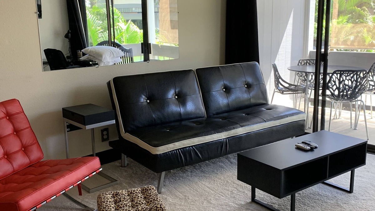 Hilo Apartment | Lucy's Place Air Conditioned Studio with Murphy bed