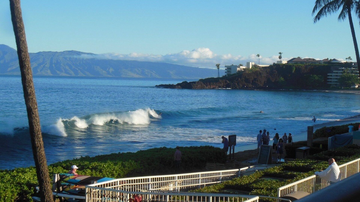 Kaanapali Condo | LUXURIOUS OCEANFRONT CORNER UNIT REMODELED WITH ISLANDS & BLACK ROCK VIEWS