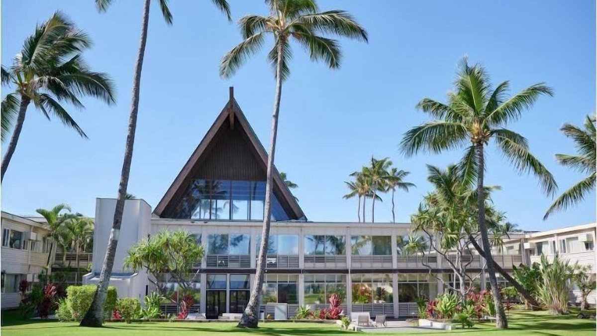 Kahului Apartment | Luxurious Oceanfront Room w/ WiFi, Private Lanai, & Amazing Views of the Pacific
