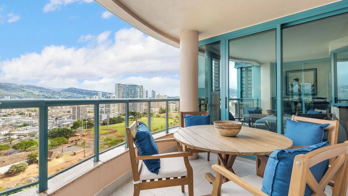 Waikiki Condo | Luxury 24th-Floor Waikiki Landmark Condo with Mountain & Ala Wai Scenic Views
