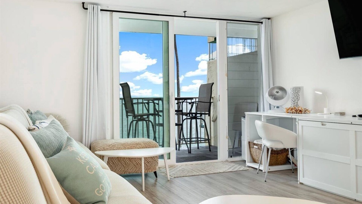 Punaluu Condo | Luxury Beachfront Condo
