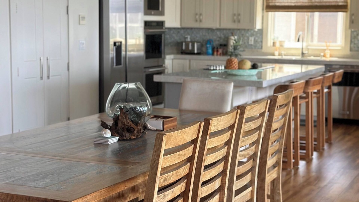 Mokuleia House | Luxury Beachfront Retreat on Oahu's North Shore - 5 Bedrooms and Ocean Views