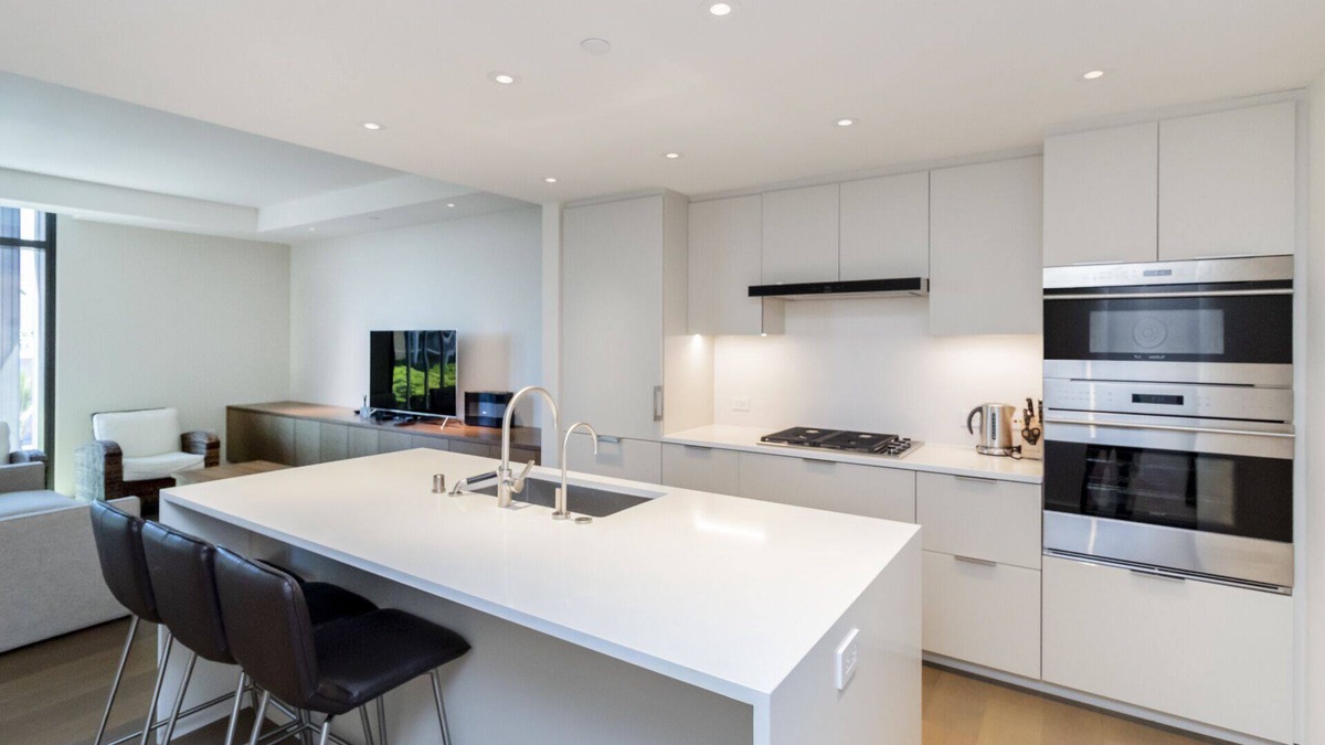 Ala Moana Condo | Luxury Condo "Park Lane" Unit #1505! (30 Nights Minimum Stay)