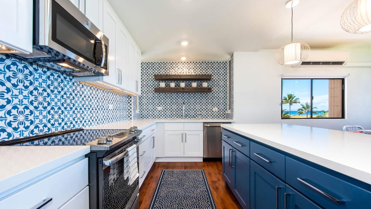 Kihei Condo | Luxury Contemporary Remodeled Beachfront Condo. Hotel zoned -not Minatoya list!